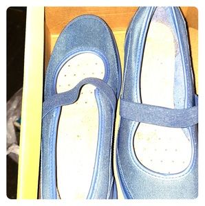 Comfy slip-on shoes